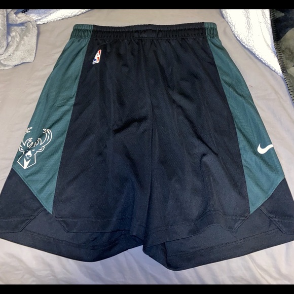 Nike Pants - Nike Milwaukee bucks practice 18 shorts